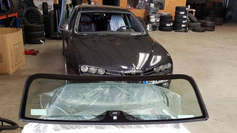 Remplacer le pare-brise de votre voiture après un impact à Etretat proche de Fécamp 76